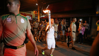 Протести посрещнаха Олимпийския огън в Рио