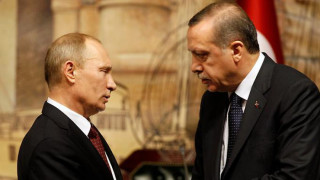 Ердоган и Путин си стиснаха ръцете