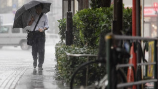 Евакуираха 10 хил. японци заради тайфун