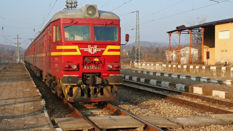 БДЖ пуска 8 влака за Карлово | StandartNews.com
