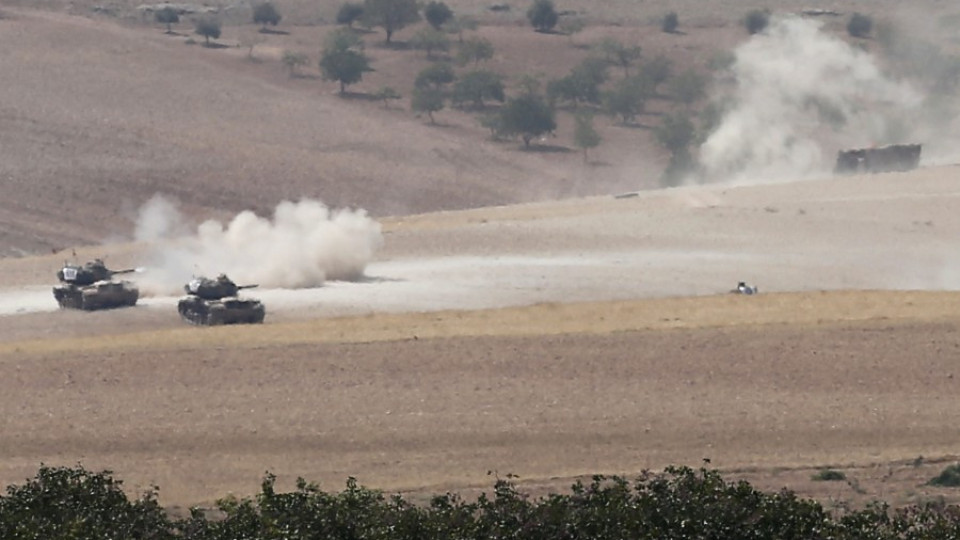 Турски танкове нахлуха в Сирия | StandartNews.com