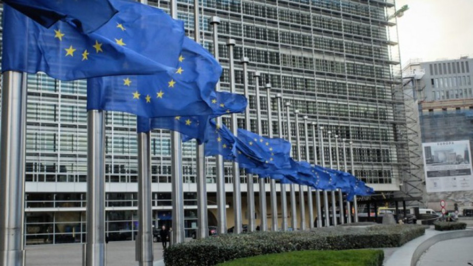 Брюксел: "Епъл" да плати 13 млрд. евро данъци | StandartNews.com