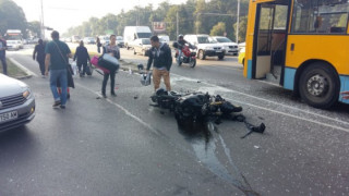 Тролей и моторист се удариха на бул. „Цариградско шосе” 