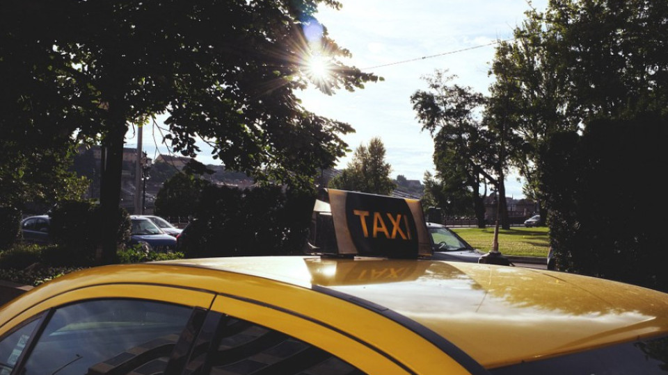 Такситата в София задържат тарифите | StandartNews.com