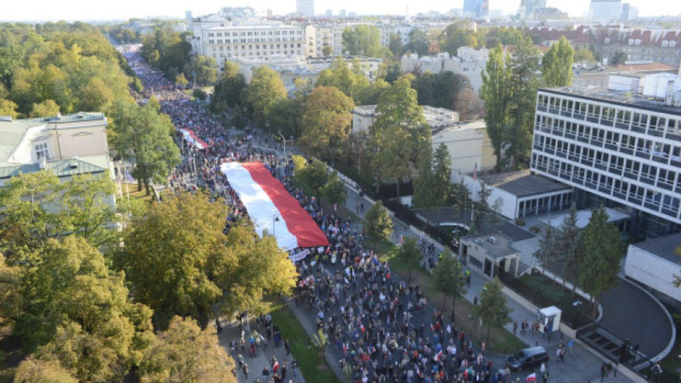 Многохилядни протести в Полша | StandartNews.com