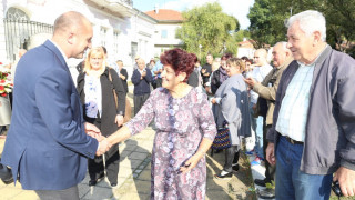 Радев: Правителството да се погрижи за българите в Англия
