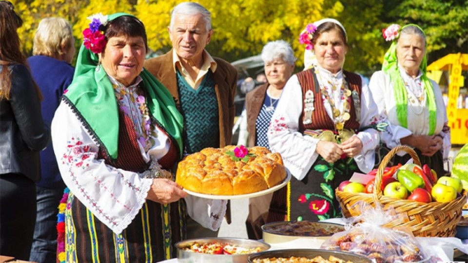 Село Брежани кани гости на вкусни печени кестени | StandartNews.com