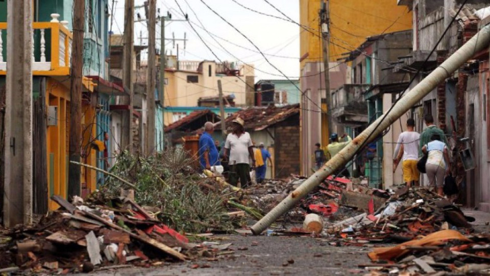 Жертвите от урагана Матю са вече 1000 | StandartNews.com