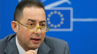Не може да треснем вратата в лицето на бежанците