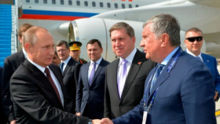 Путин е в Инстанбул, обсъжда „Турски поток"