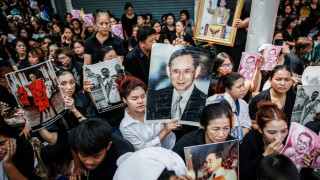 Тайланд потъна в скръб за своя крал