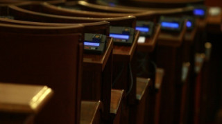 Парламентът ще почива само 3 дни преди изборите