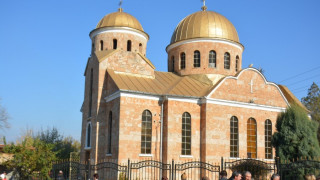 Хиляди миряни на храмов празник в с. Крупник