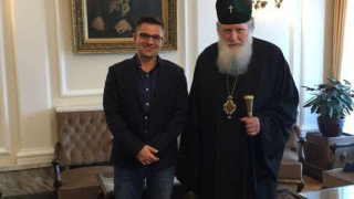 Кампания стимулира раждаемостта с най-голямото кръщене у нас