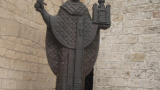 Свети Николай - закрилник на имота и парите