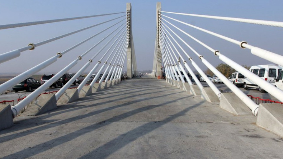 Отварят трето трасе за тирове на Дунав мост 2 | StandartNews.com