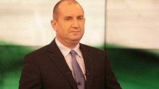 Радев: Не можем да оставим хората във фургони през зимата