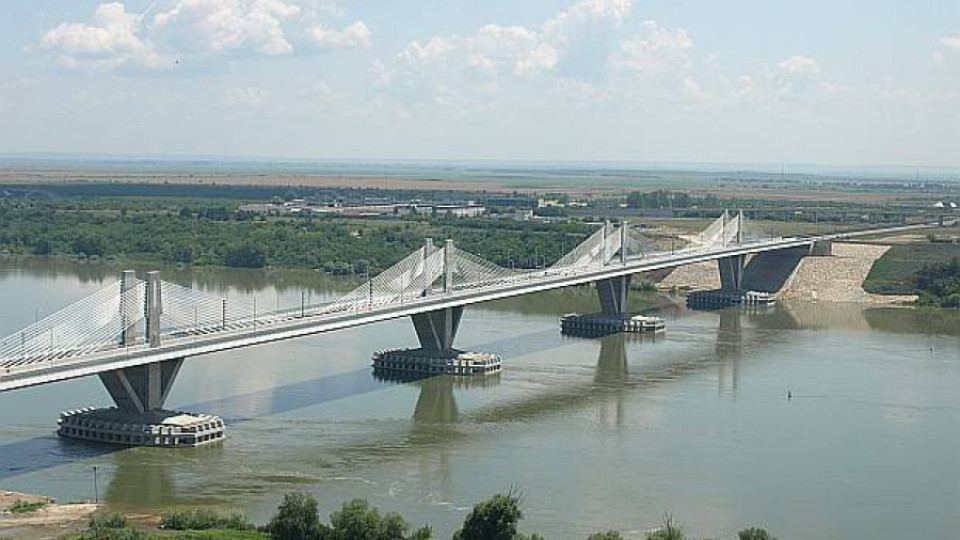 Отварят трето трасе за тирове на Дунав мост 2 | StandartNews.com