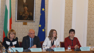 Топ мениджъри обучават директори на училища за лидери