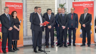 106 деца на загинали полицаи с подаръци от "Технополис"
