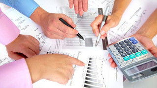 Данъчни си докарват пари като счетоводни