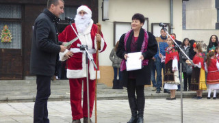 Кмет даде жителство на Дядо Коледа