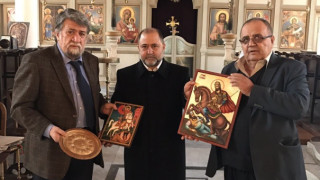 Абсолвенти изографисват църквата ни в Одрин