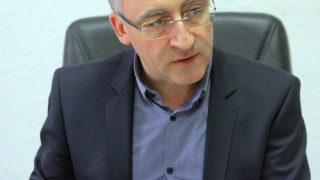 4 000  чакат да се освободят места за учители