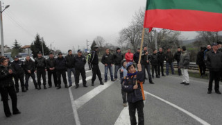 Протест блокира Е-79
