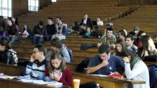 Дават повече пари за инженери и математици