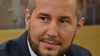 ПРОФЕСИЯ PR: Политиците трябва да си  говорят с хората очи в очи 