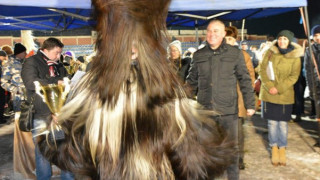 Отрупаха с купи и плакети кукери в Симитли