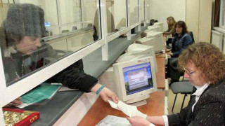 Кметове вдигат данъци, за да вземат пари от хазната