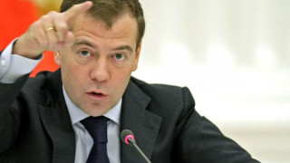 Медведен остава лидер на Единна Русия
