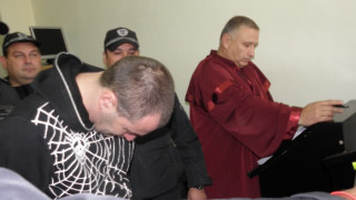Искат 750 000 лв. кръвнина от Ембака за убит легионер