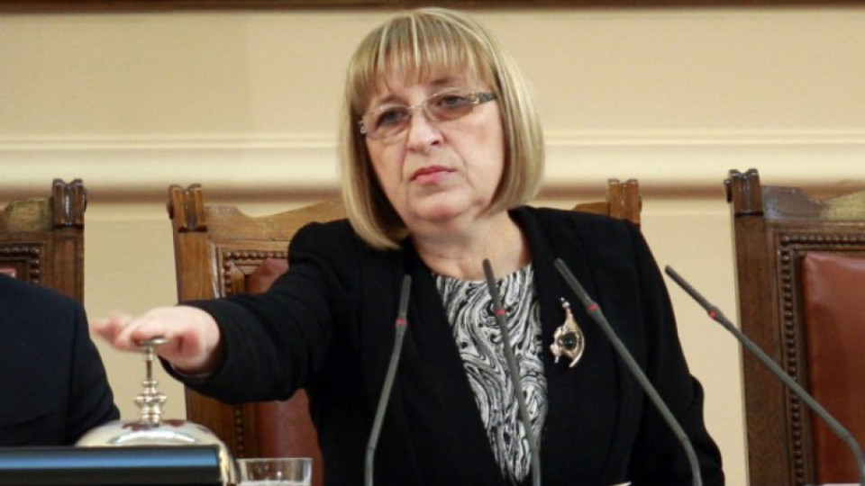 Цачева удари последния парламентарен звънец | StandartNews.com