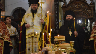 Столичани на нощно бдение в „Св. Андрей Първозвани"