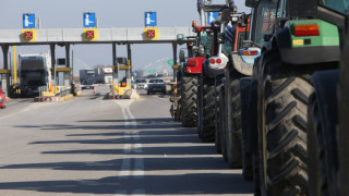 Полицията отряза гръцките фермери преди Кулата
