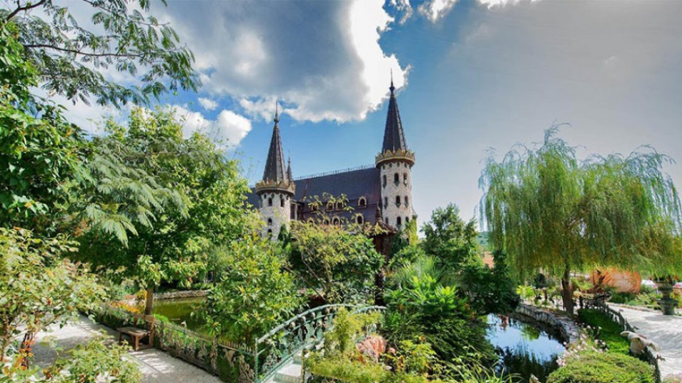 Българският Замък води в международна класация „Най-добри световни дестинации" | StandartNews.com