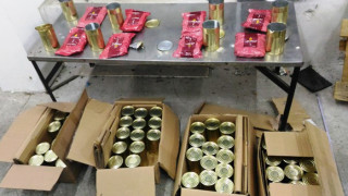 60 кг тютюн в консерви, задържаха митничари