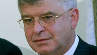 Удължават договора със Standard and Poor's