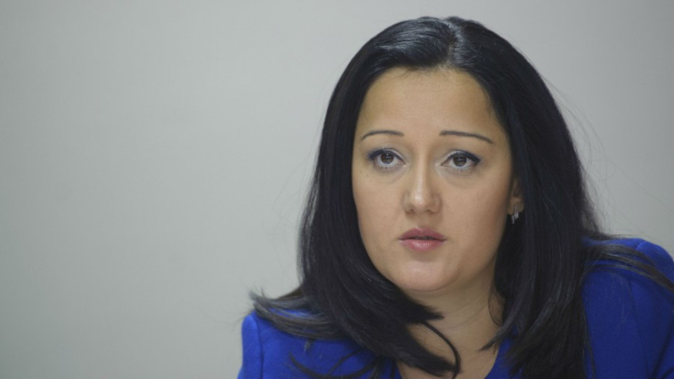 Павлова: Узурпират властта | StandartNews.com