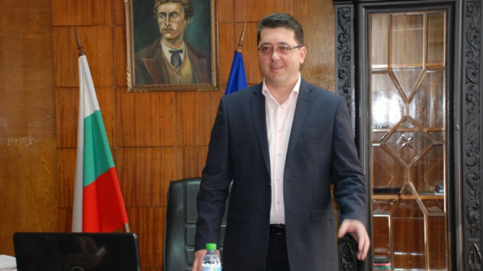 Проверяват министър за изнудване | StandartNews.com