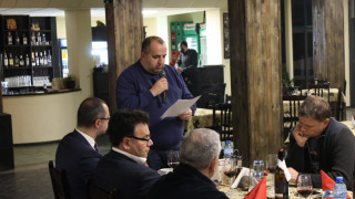 Местният бизнес стои зад ръководството и "Локо" ( ГО)