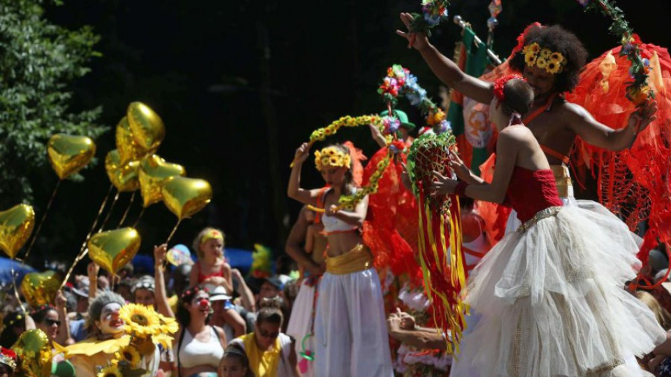 Осем души пострадаха на карнавала в Рио | StandartNews.com