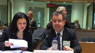 Министър Бозуков: Пускането на продукти с една и съща марка, но с различно качество, е недопустимо