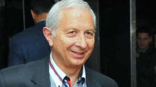 Герджиков раздава рози на заседание