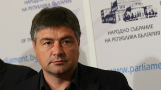 РБ: Нинова май е сменила коня с танк