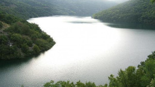Язовир застрашава врачанско село