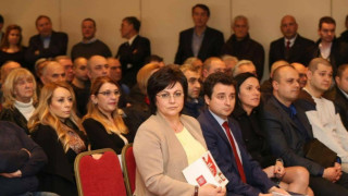 Корнелия обвини Бойко, че управлява с SMS-и